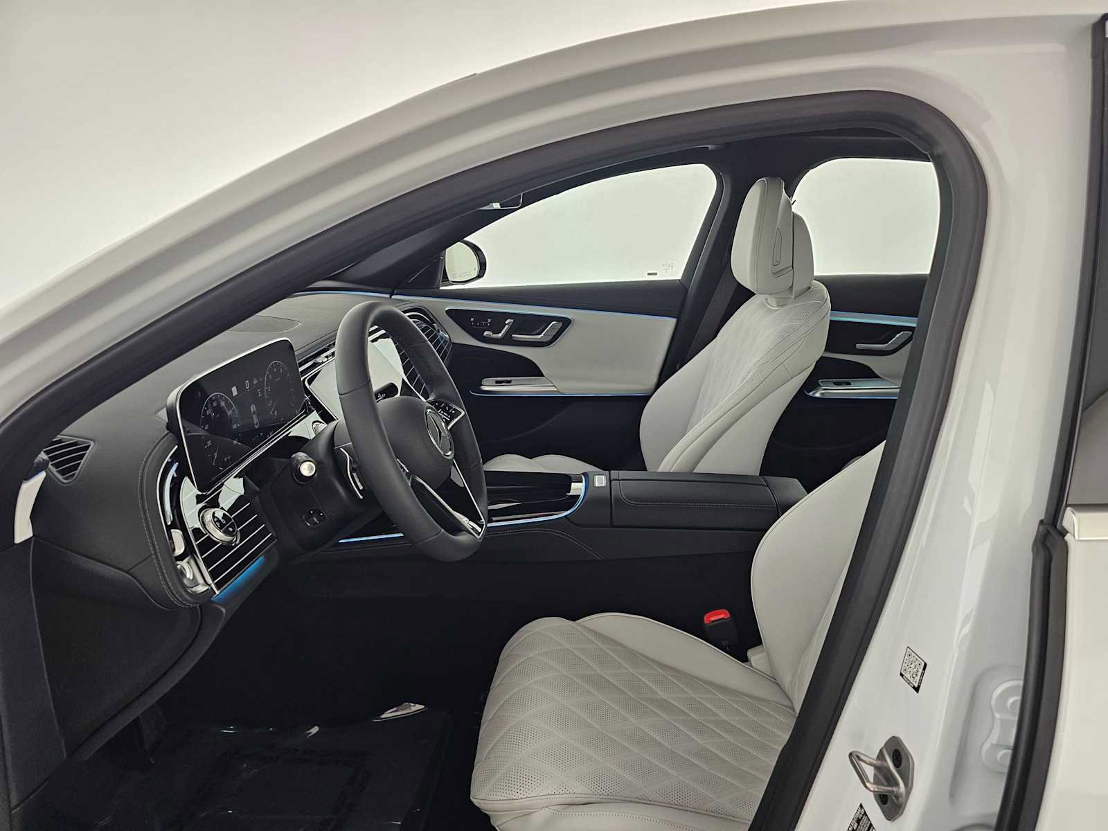 New 2026 Mercedes-Benz E 450 4MATIC Sedan image 20