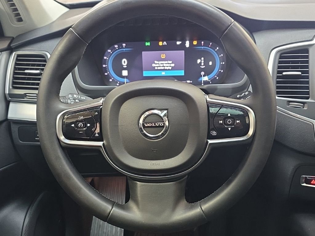 Used 2024 Volvo XC90 B5 Core AWD/4WD image 17