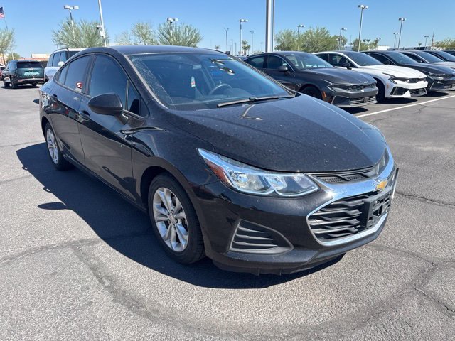 Used 2019 Chevrolet Cruze LS w/ LS Convenience Package FWD image 3