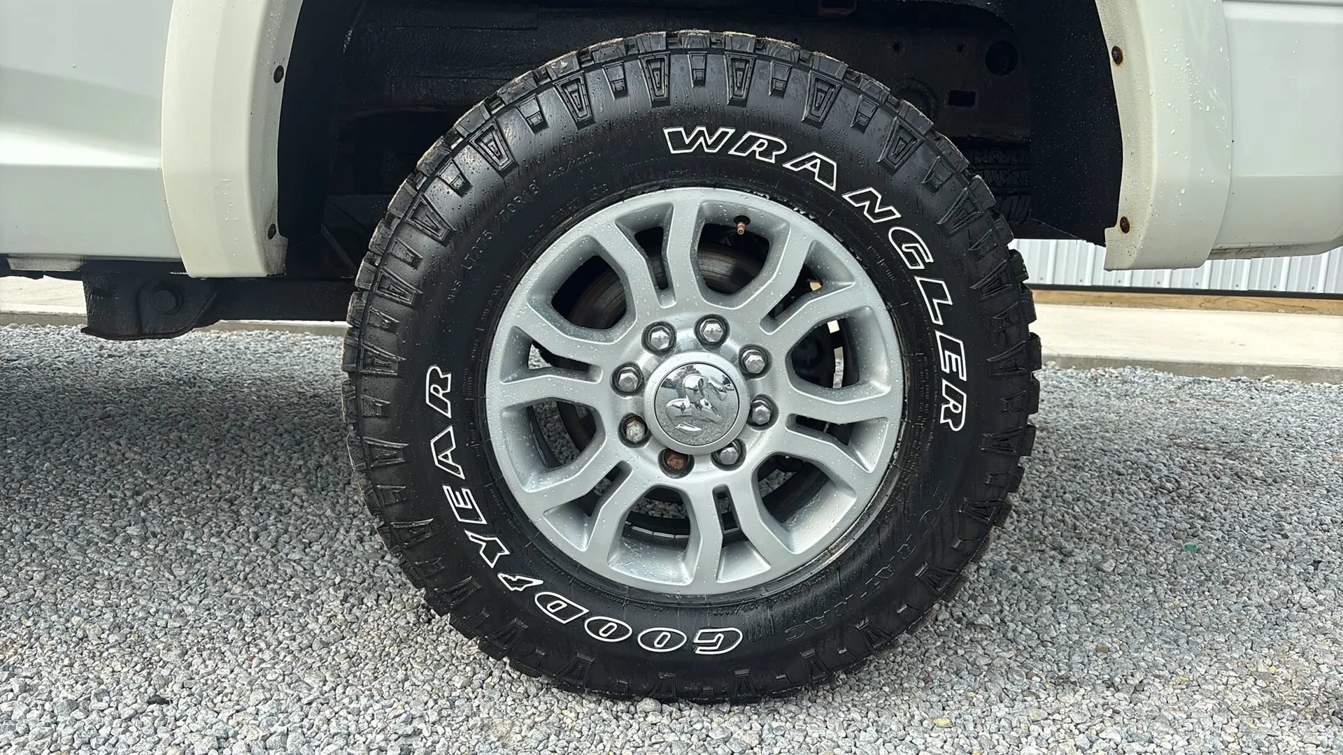 Used 2016 RAM 2500 Laramie w/ Snow Chief Group AWD/4WD image 2
