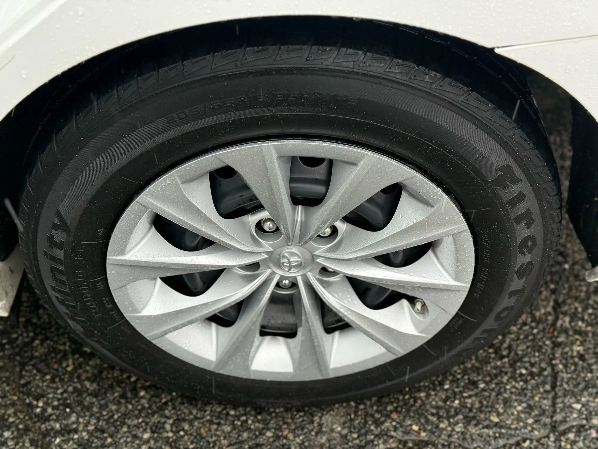 Used 2016 Toyota Camry LE FWD image 31