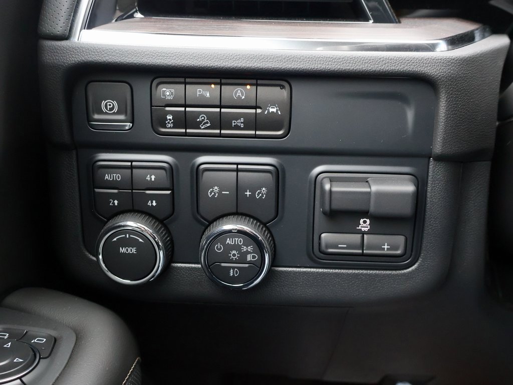 New 2025 Chevrolet Tahoe Premier w/ Sun And Tow Package image 13