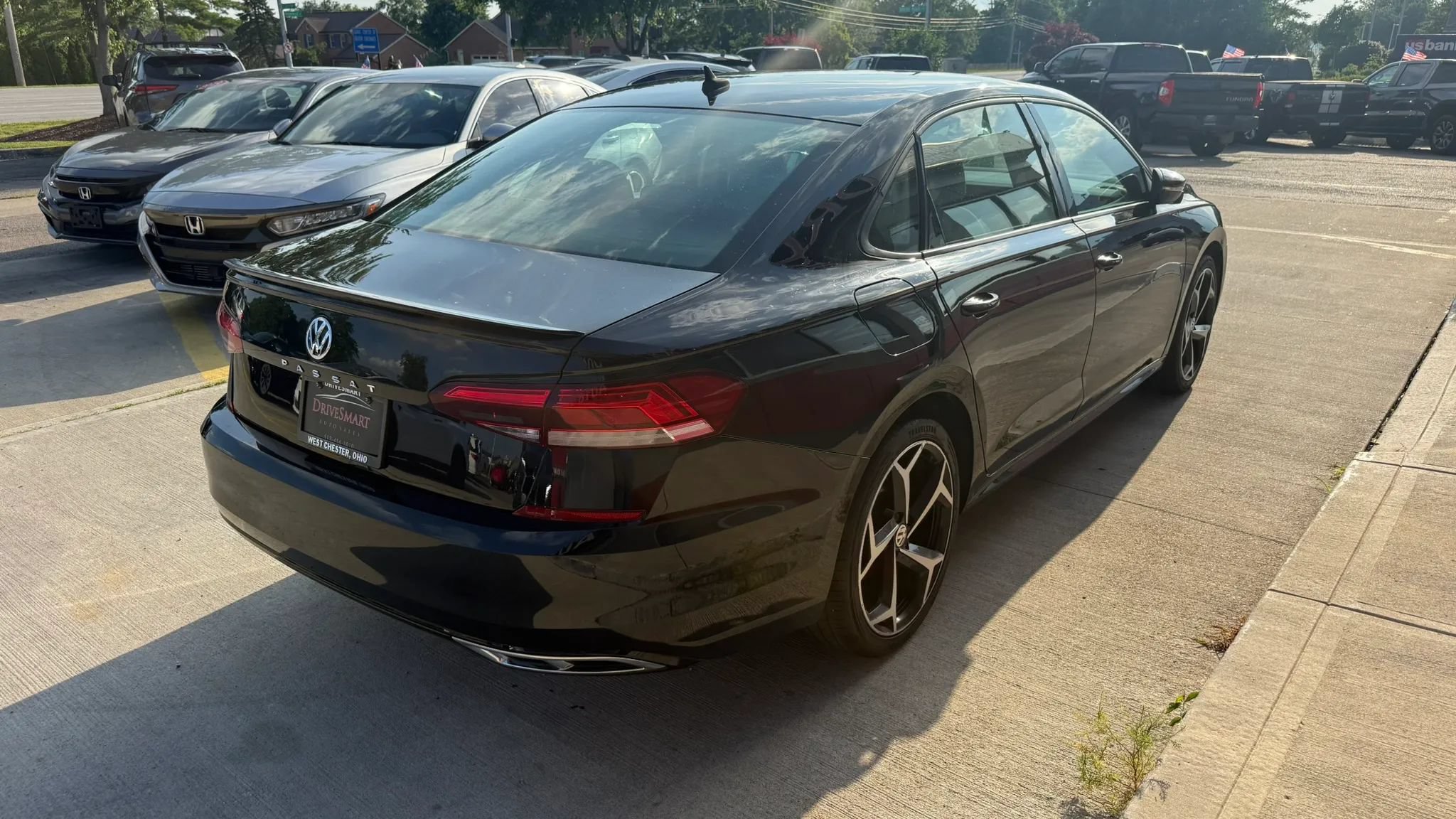 Used 2020 Volkswagen Passat 2.0T R-Line FWD image 3