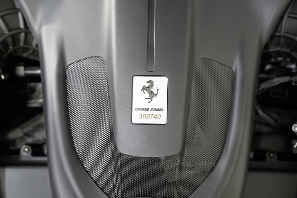 Used 2024 Ferrari Roma Spider image 25
