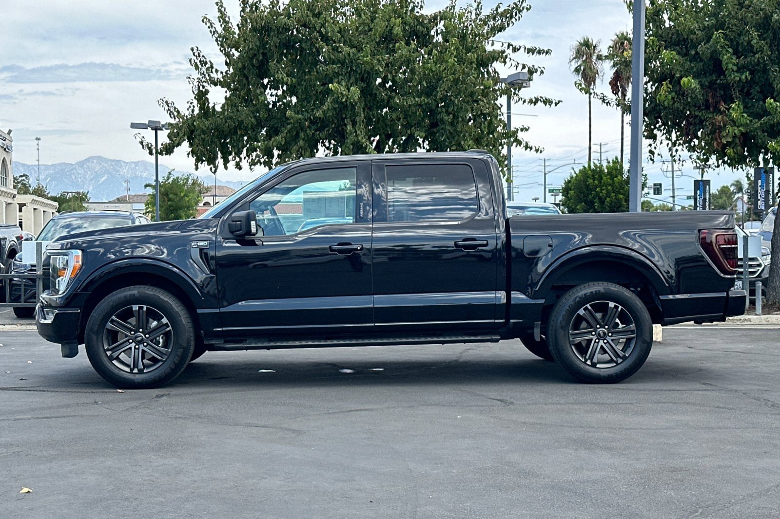 Used 2022 Ford F150 XLT w/ Equipment Group 302A High image 7