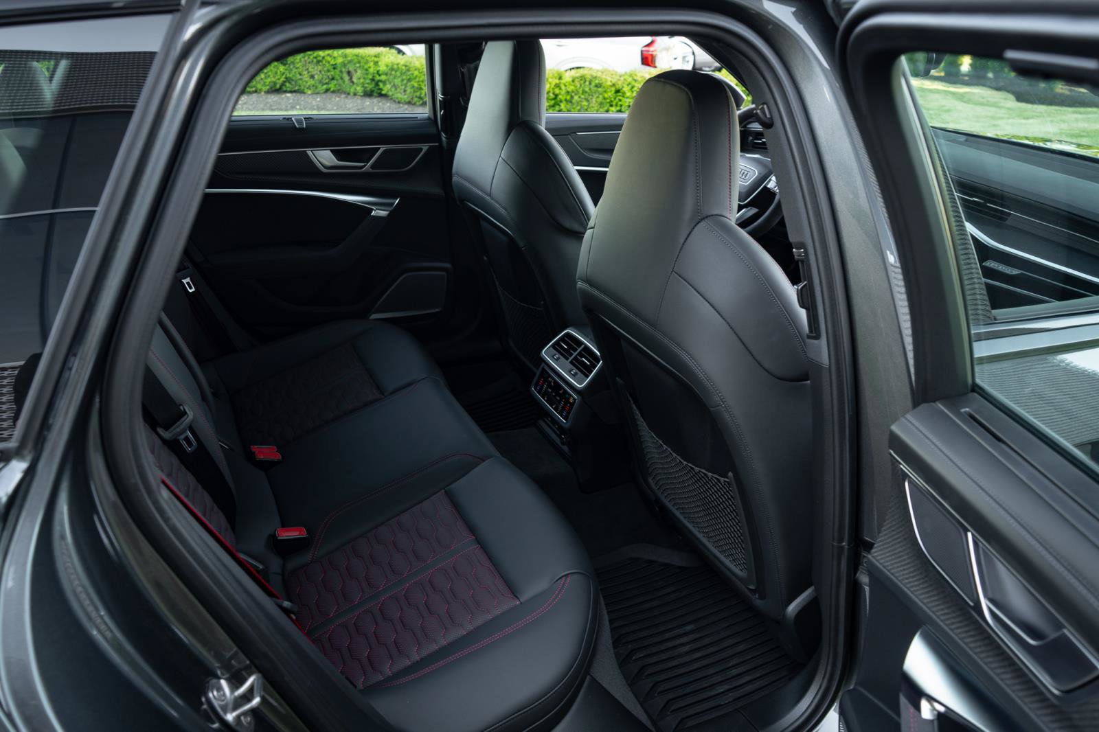 Certified 2024 Audi RS 6 performance AWD/4WD image 43