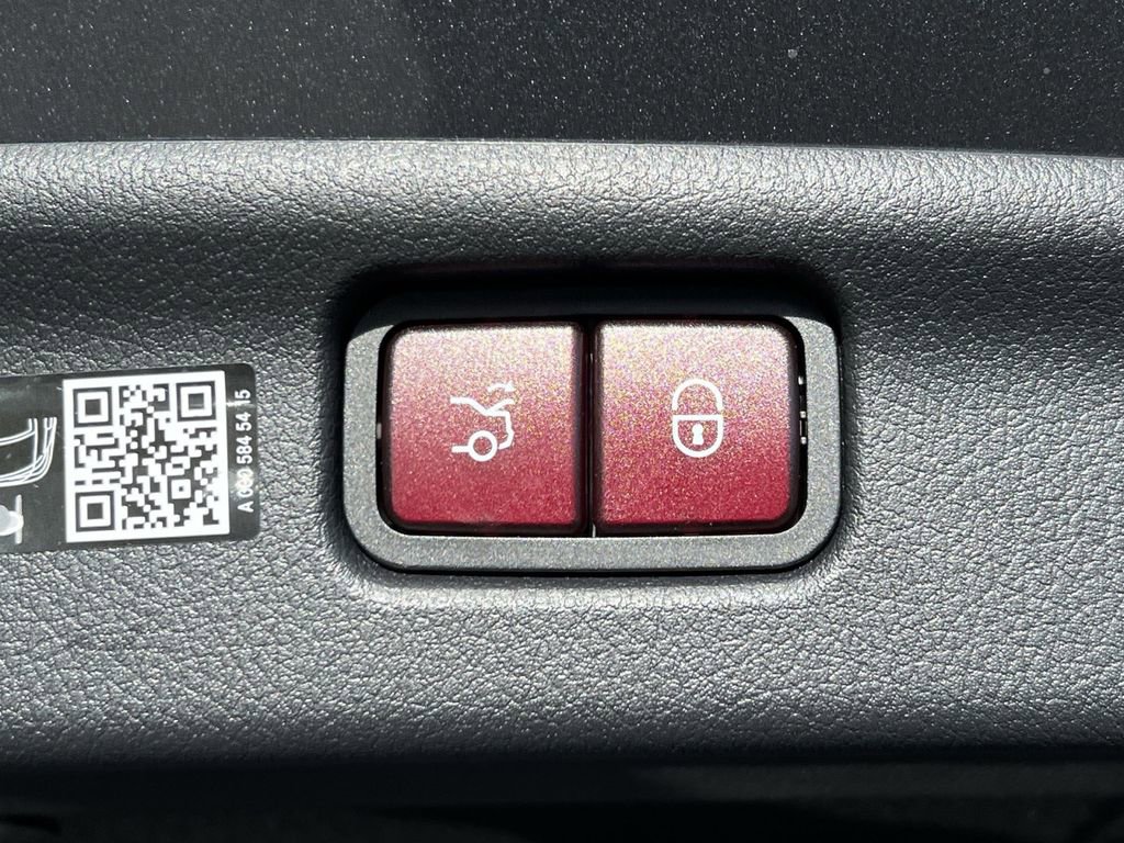 Used 2026 Mercedes-Benz C 300 4MATIC Sedan image 25