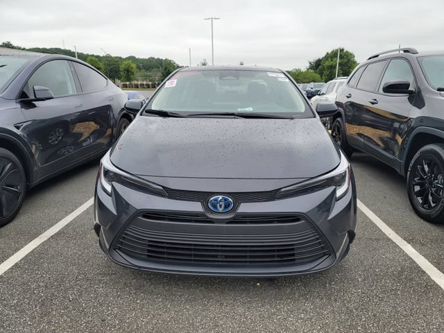 Used 2025 Toyota Corolla LE FWD video 2