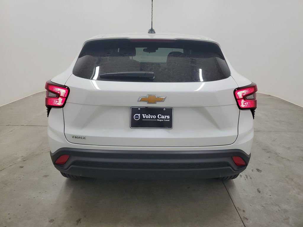 Used 2025 Chevrolet Trax LS w/ Driver Confidence Package image 6