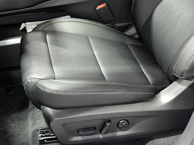 New 2026 Nissan Murano Platinum AWD/4WD image 16