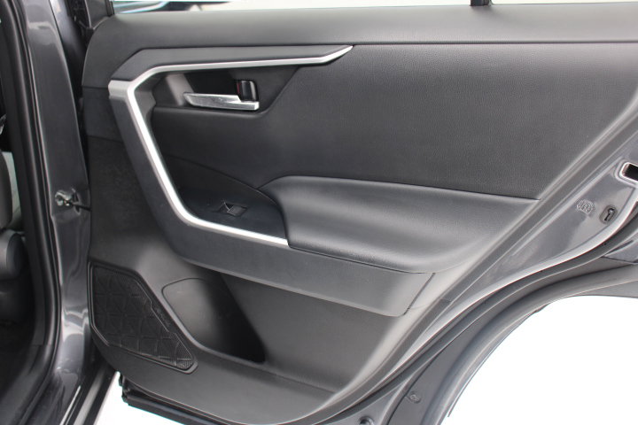 Certified 2022 Toyota RAV4 XLE image 17