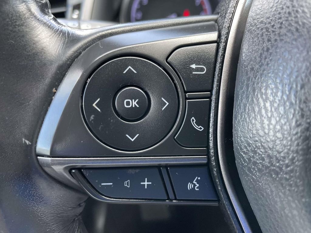 Used 2021 Toyota Camry SE image 32