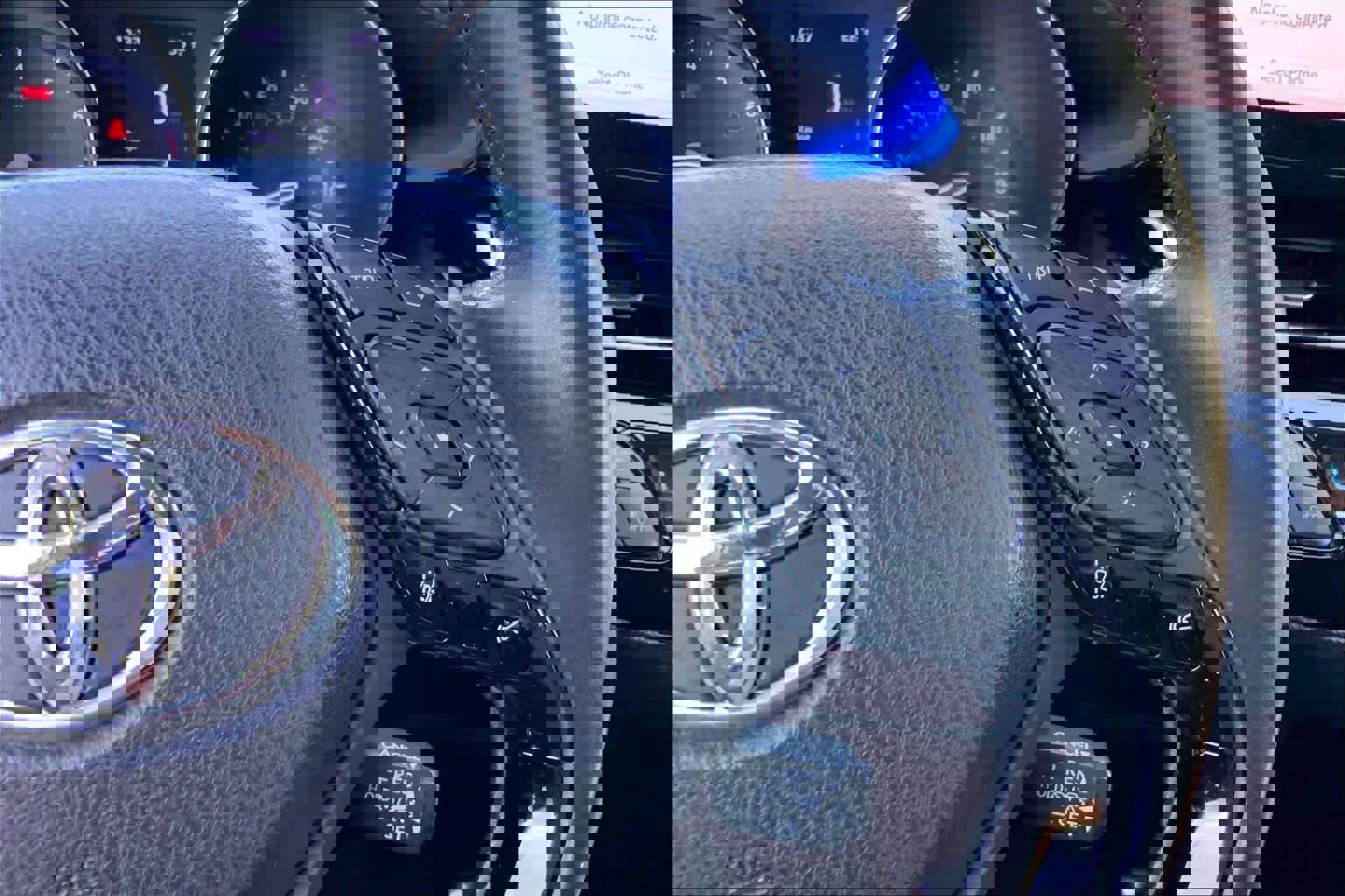 Used 2020 Toyota C-HR XLE FWD image 24