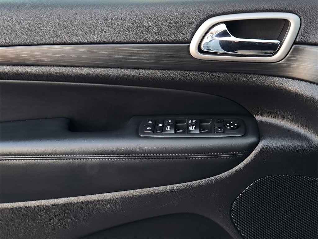 Used 2020 Jeep Grand Cherokee Altitude image 23