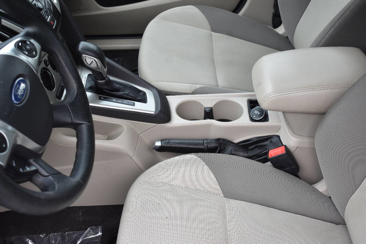 Used 2014 Ford Focus SE image 26