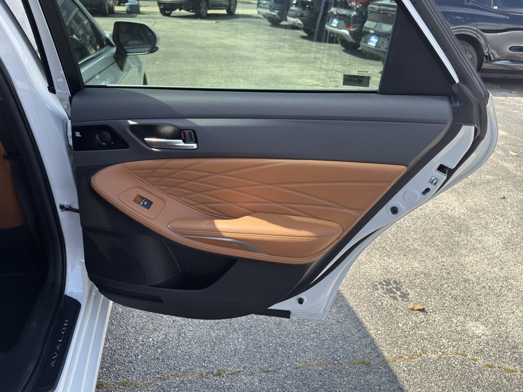 Used 2019 Toyota Avalon Limited w/ Advanced Safety Package image 14