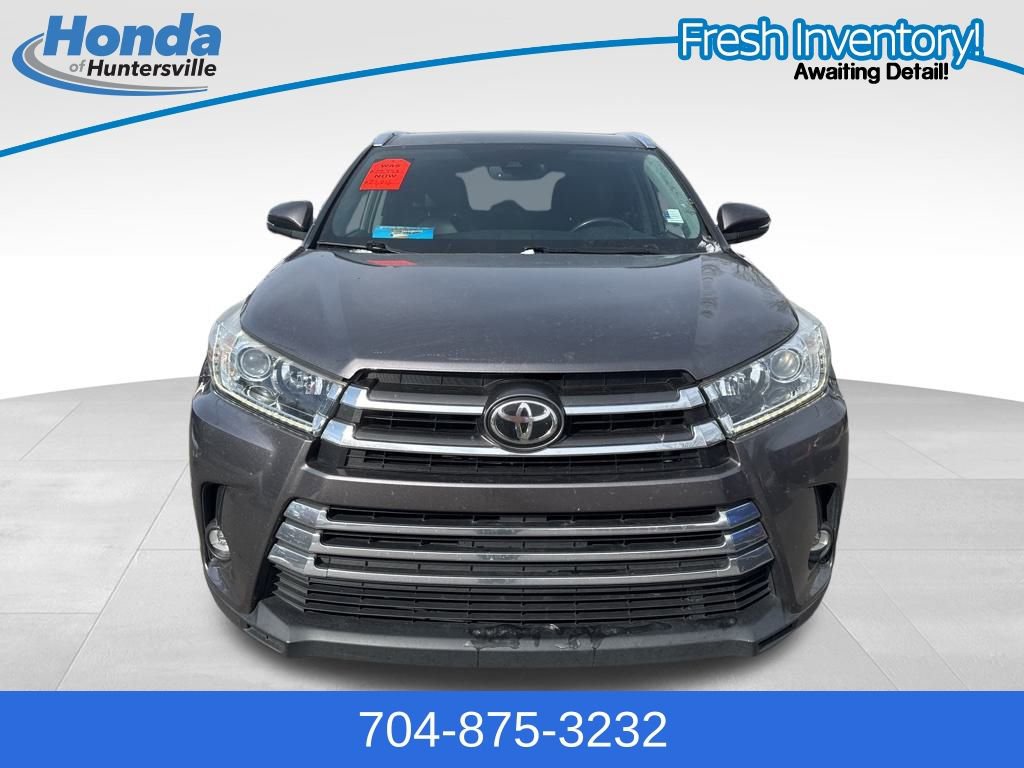 Used 2019 Toyota Highlander Limited image 3