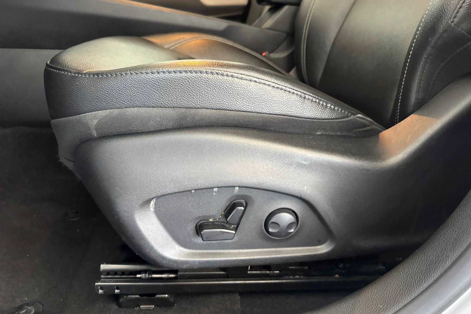 Used 2025 Jeep Compass Limited AWD/4WD image 15