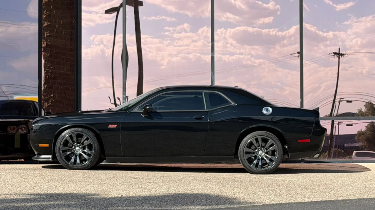 Used 2014 Dodge Challenger SRT8 Core w/ Electronics Convenience Group RWD image 6