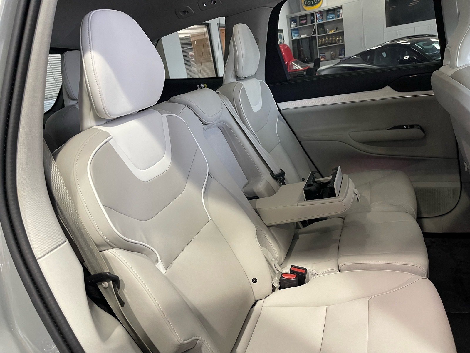 Used 2025 Volvo EX90 Ultra AWD/4WD image 49
