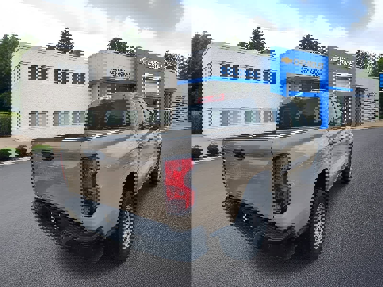 Used 2024 Chevrolet Colorado W/T image 4