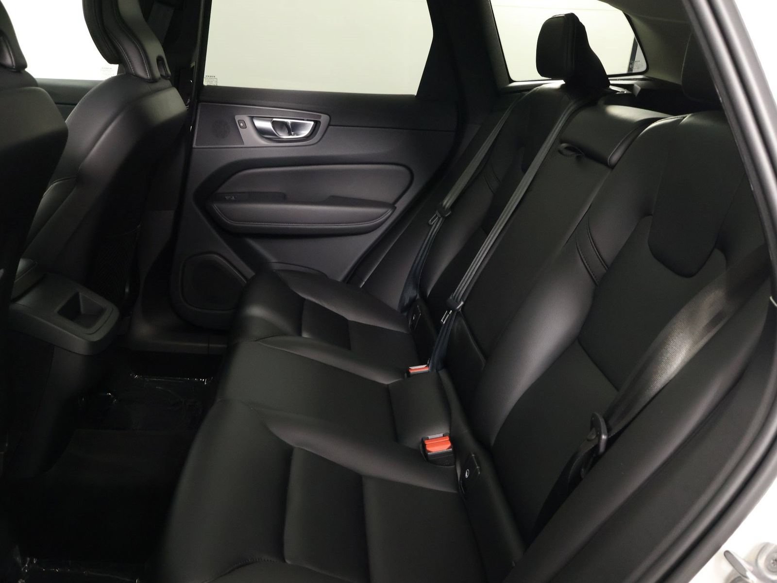 Certified 2024 Volvo XC60 B5 Core AWD/4WD image 38