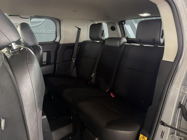 Used 2014 Toyota FJ Cruiser 4WD w/ Upgrade Package image 11