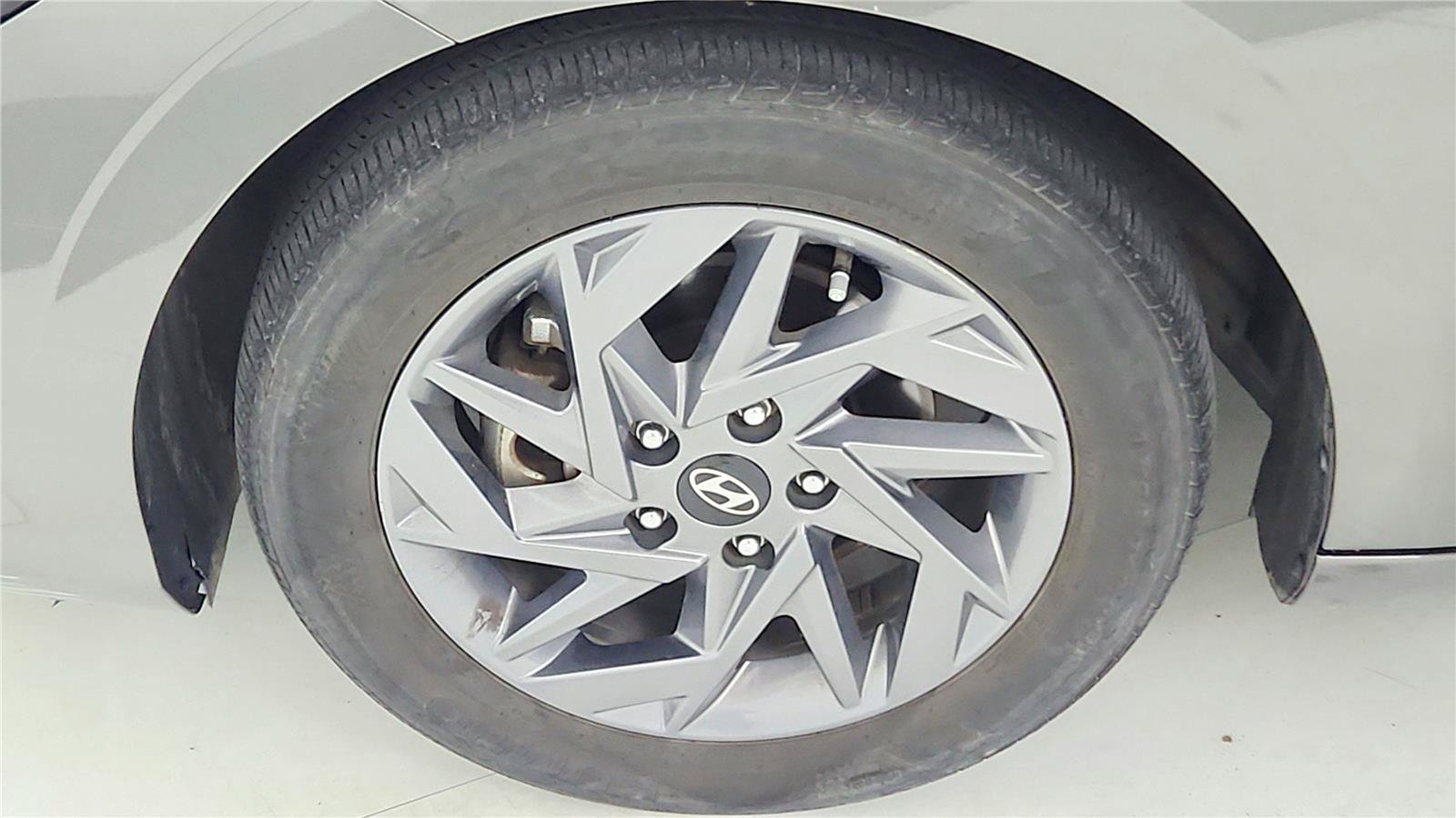 Used 2024 Hyundai Elantra SEL FWD image 27