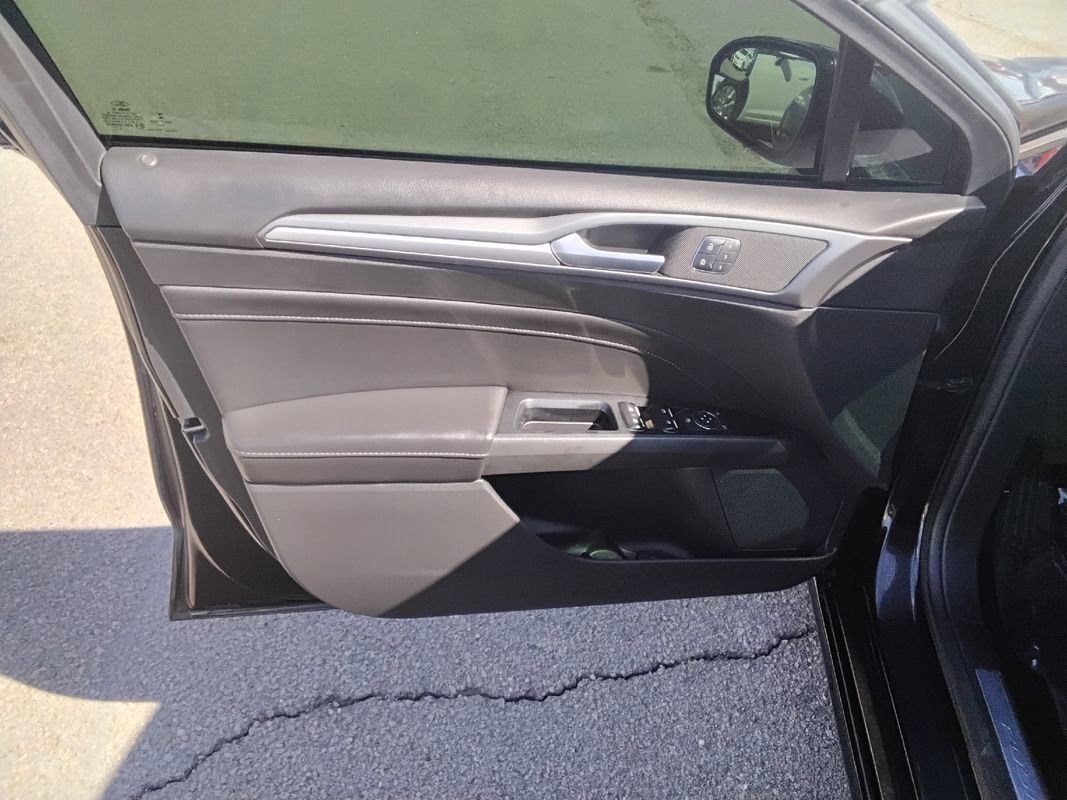 Used 2014 Ford Fusion Titanium image 9