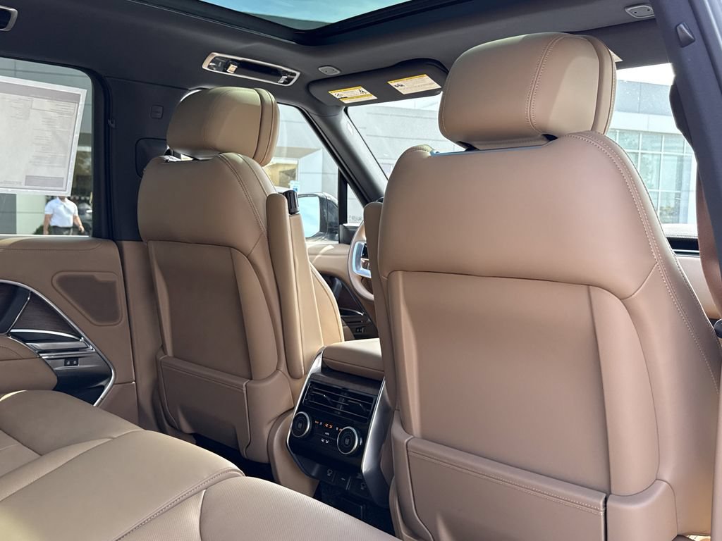 New 2025 Land Rover Range Rover SE AWD/4WD image 15