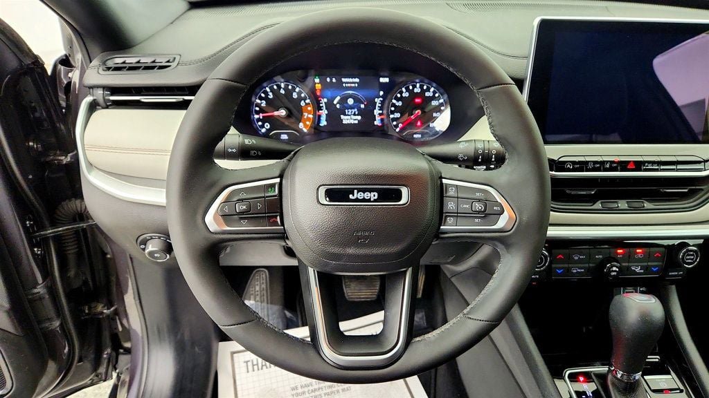 Used 2024 Jeep Compass Limited AWD/4WD image 13