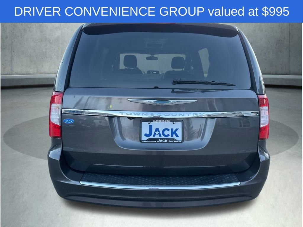 Used 2016 Chrysler Town & Country Touring w/ Driver Convenience Group image 5