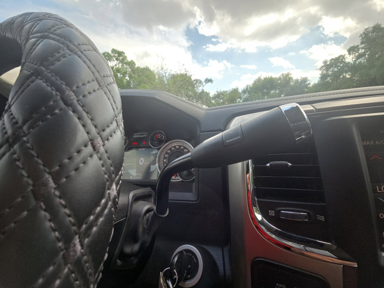 Used 2015 RAM 2500 Laramie w/ Convenience Group image 20