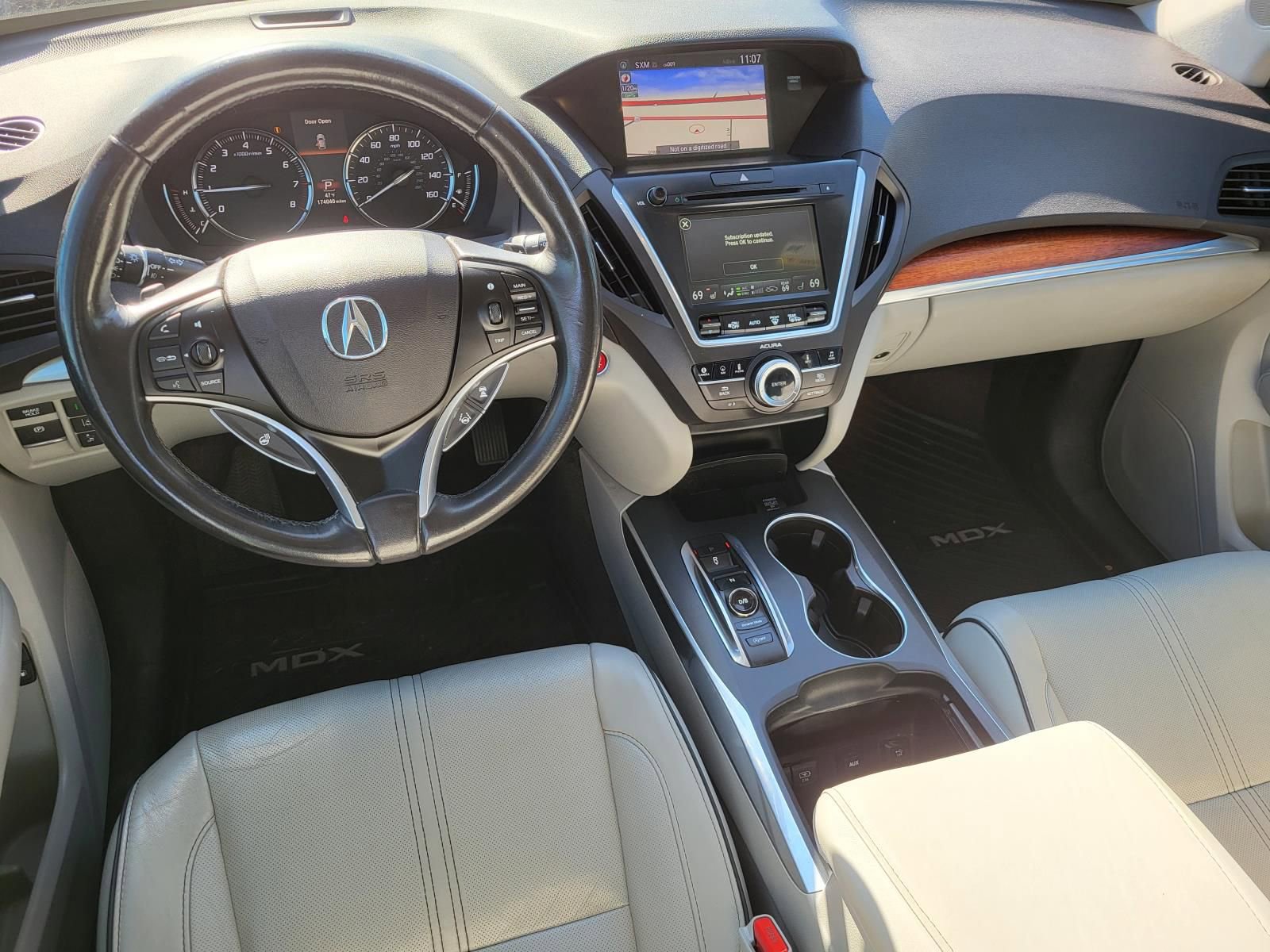 Used 2017 Acura MDX SH-AWD w/ Advance Package image 3