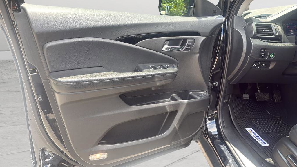 Used 2020 Honda Pilot Touring image 10