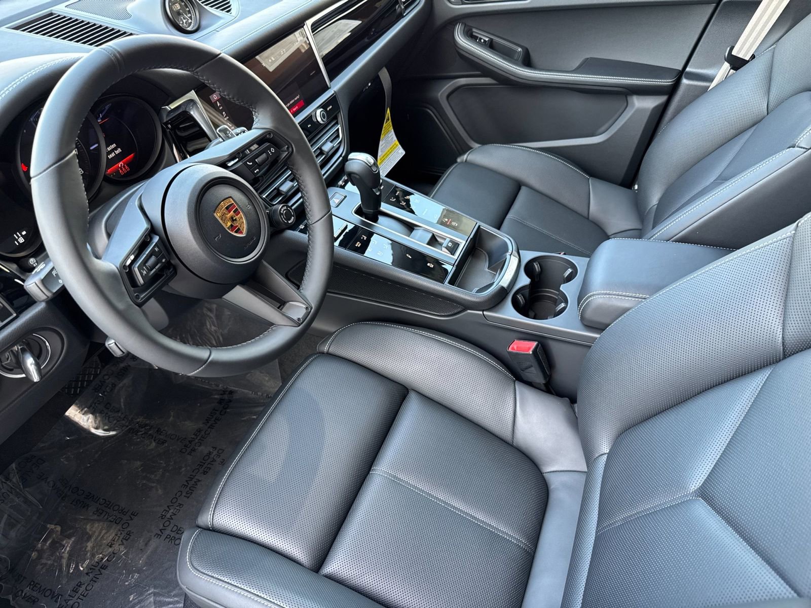 New 2026 Porsche Macan Turbo image 4