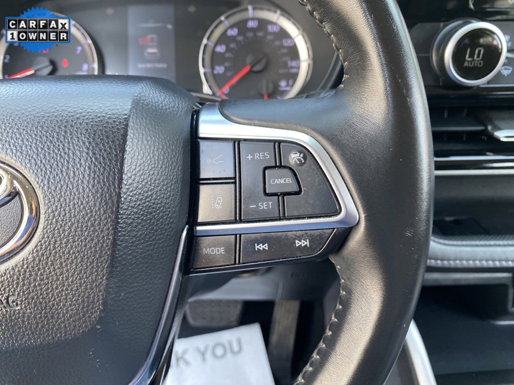 Used 2020 Toyota Highlander LE image 32