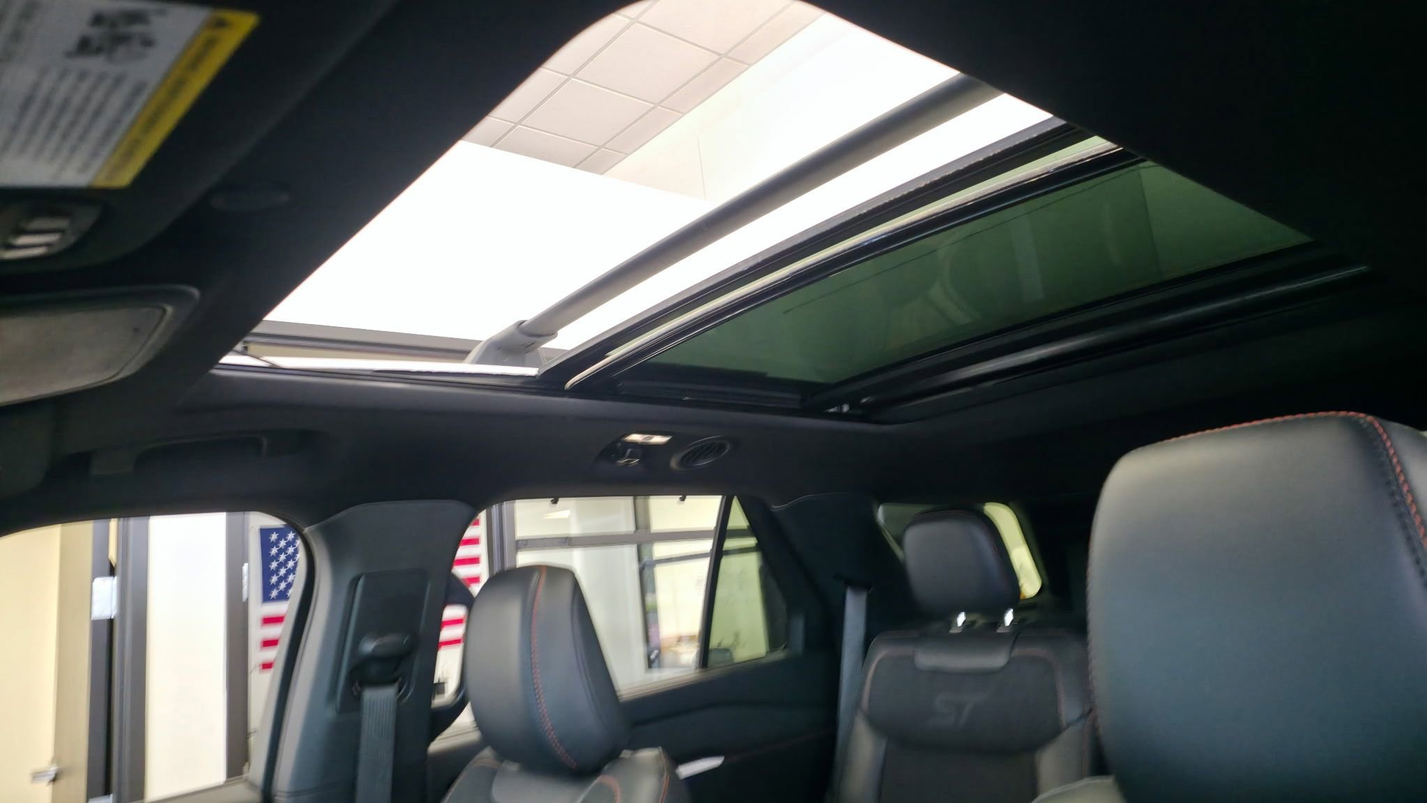 Used 2023 Chevrolet Traverse Premier w/ Redline Edition FWD image 10
