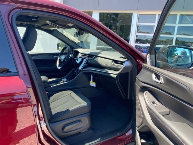 New 2025 Jeep Grand Cherokee Laredo X w/ Luxury Tech Group I AWD/4WD image 26