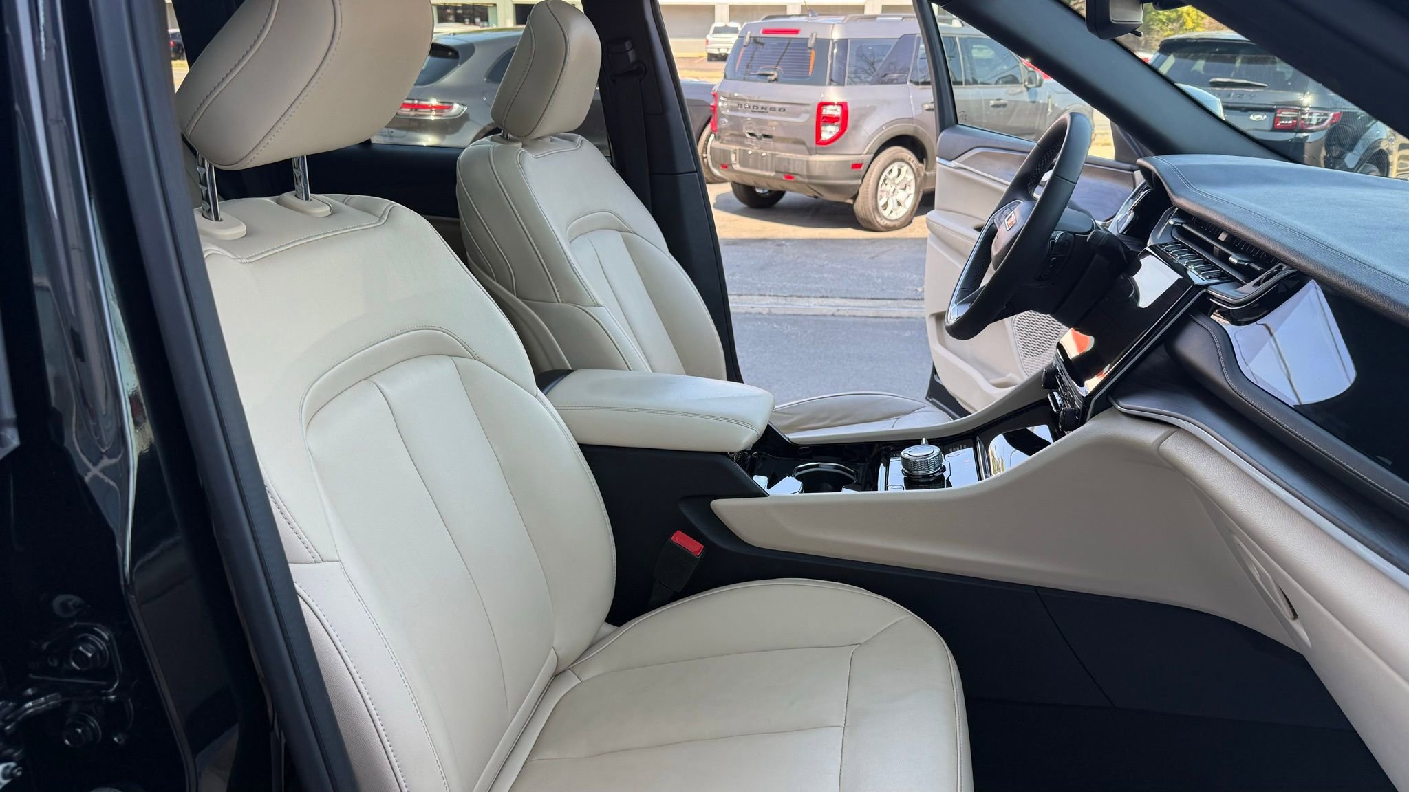 Used 2023 Jeep Grand Cherokee 4WD 4xe image 25