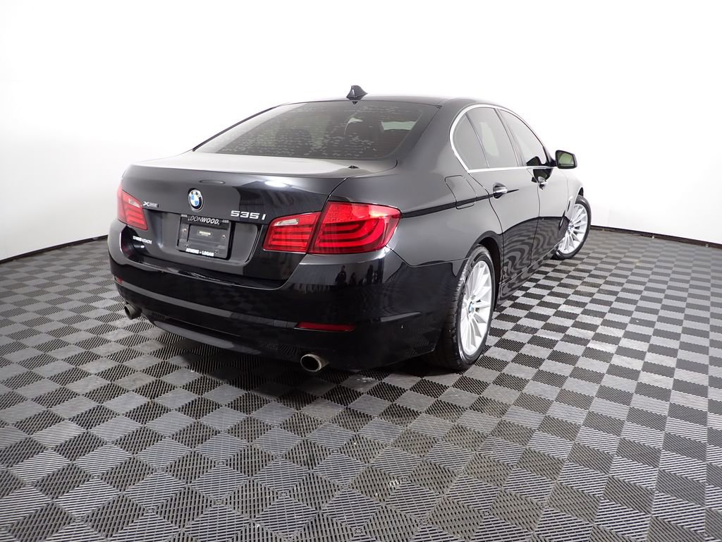 Used 2013 BMW 535i xDrive Sedan image 16