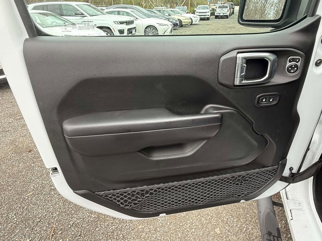 Used 2018 Jeep Wrangler Sport S image 13