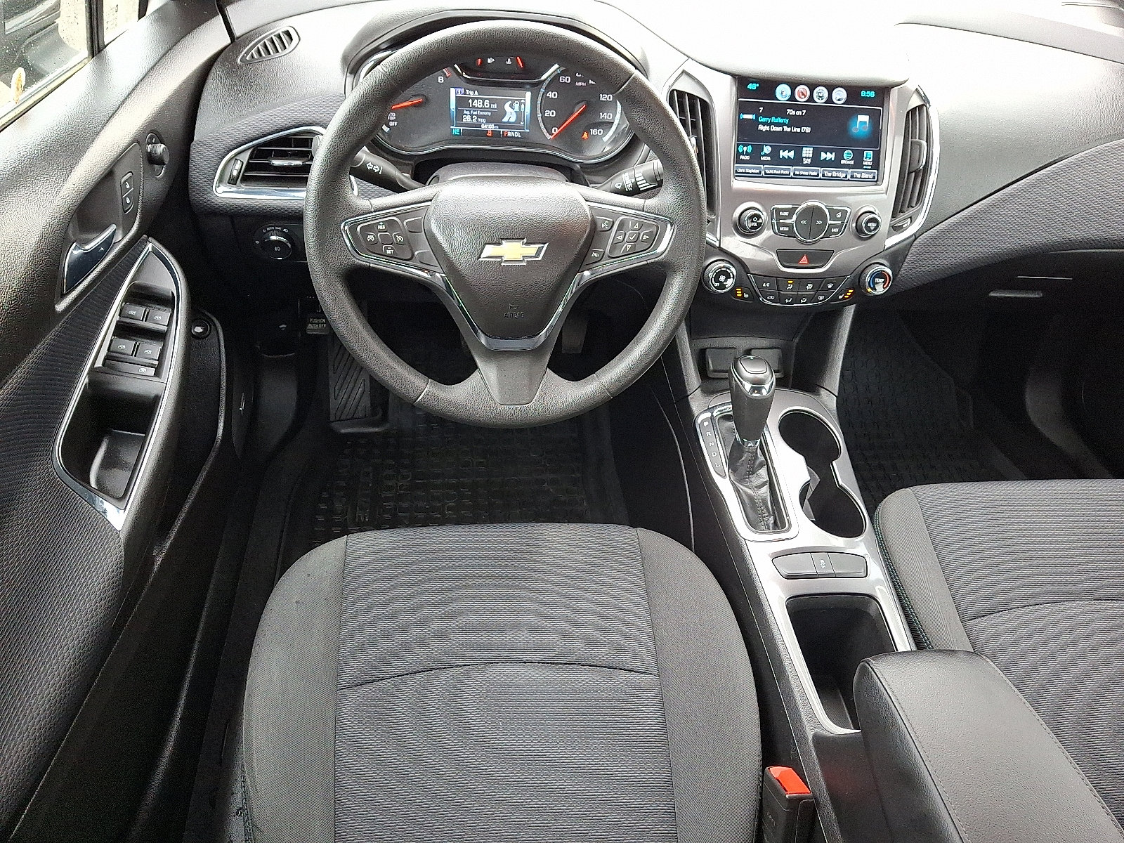 Used 2018 Chevrolet Cruze LT w/ Sun And Sound Package image 12