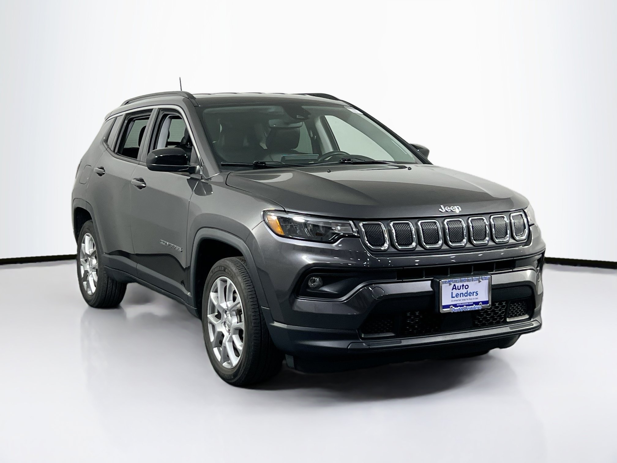 Used 2022 Jeep Compass Latitude AWD/4WD image 3