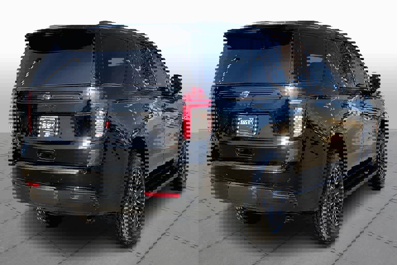 Used 2023 Chevrolet Tahoe Z71 w/ Luxury Package image 12