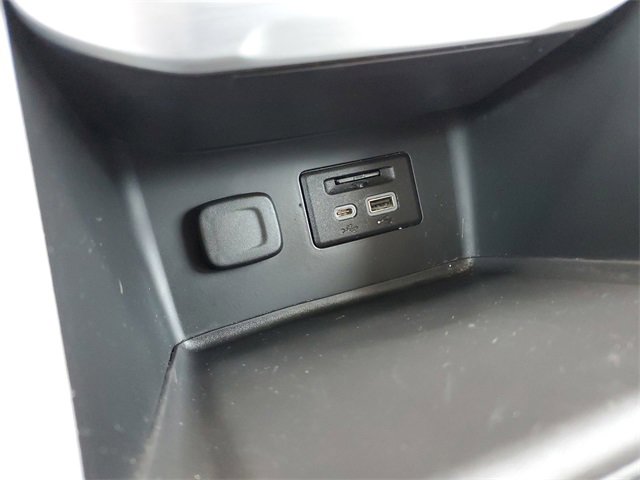 Certified 2023 GMC Acadia SLT image 34