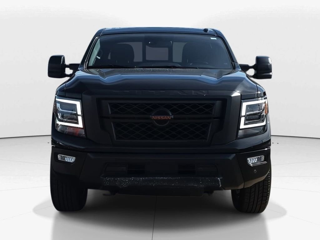 Used 2021 Nissan Titan PRO-4X w/ Pro-4x Convenience Package image 11