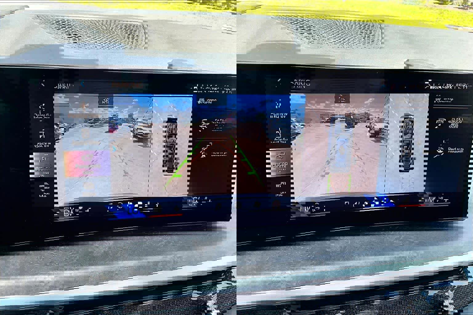 Used 2024 BMW X7 xDrive40i w/ M Sport Package AWD/4WD image 27