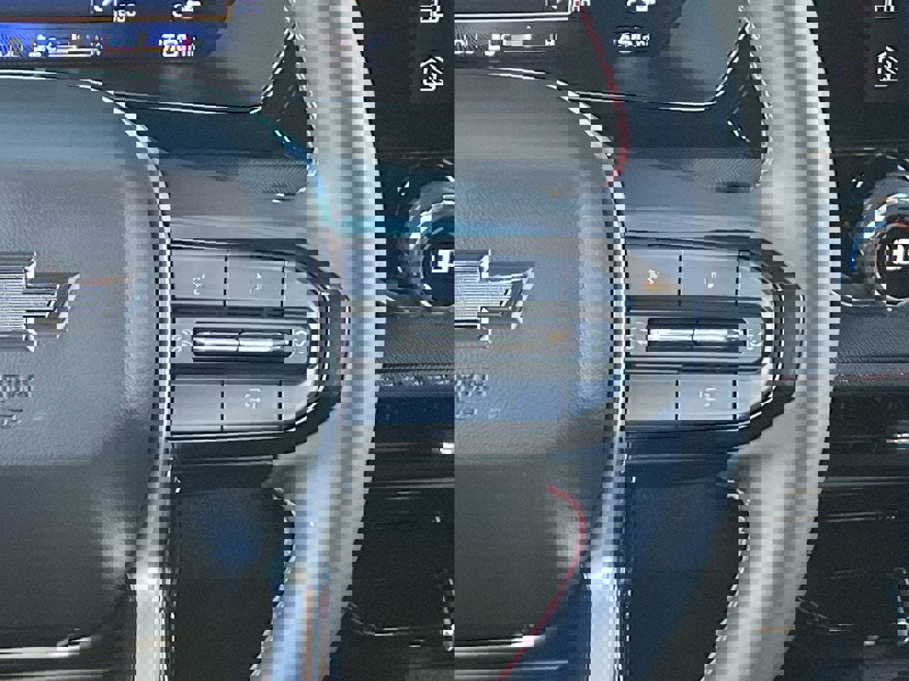 Used 2024 Chevrolet Colorado Z71 w/ Z71 Convenience Package 2 image 23