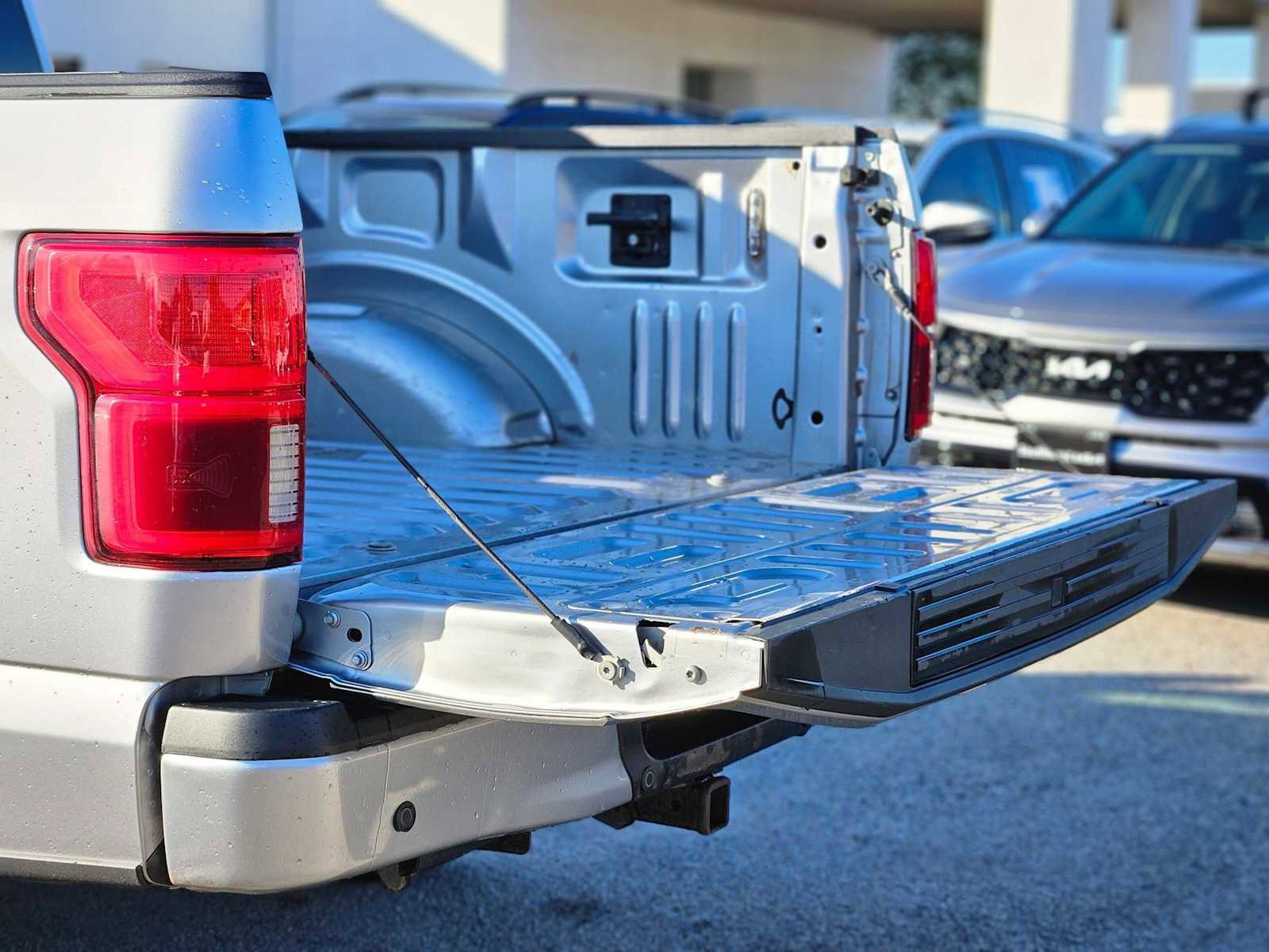 Used 2020 Ford F150 Platinum w/ Equipment Group 701A Luxury image 35